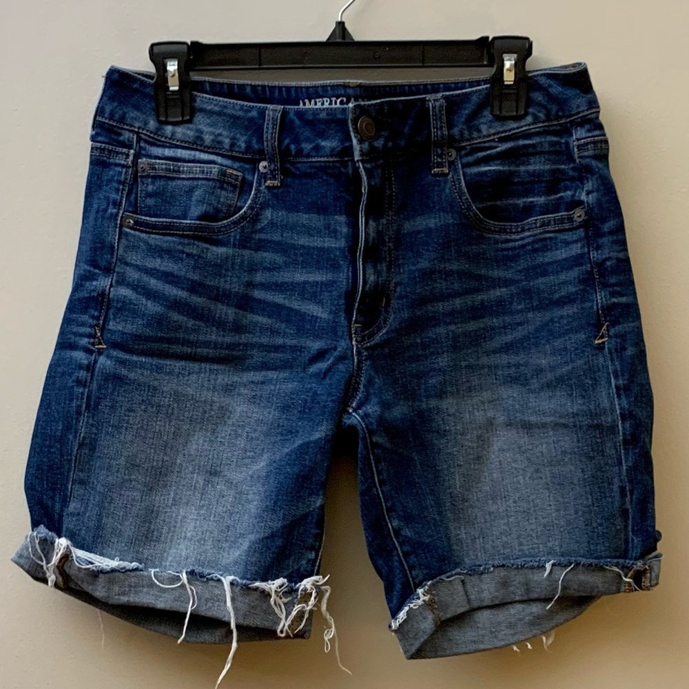American Eagle Women’s Denim Slouchy Bermuda Shorts. Super Soft Stretch. Size 6